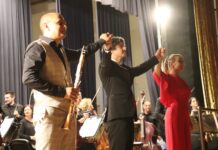 „МУЗИКАЛНА МАГИЯ“ НА ПЛЕВЕНСКА ФИЛХАРМОНИЯ И МАЕСТРО КАМДЖАЛОВ ПРЕВЪРНА ДОБРИНИЩЕ В СЦЕНА НА ГОЛЯМОТО ИЗКУСТВО